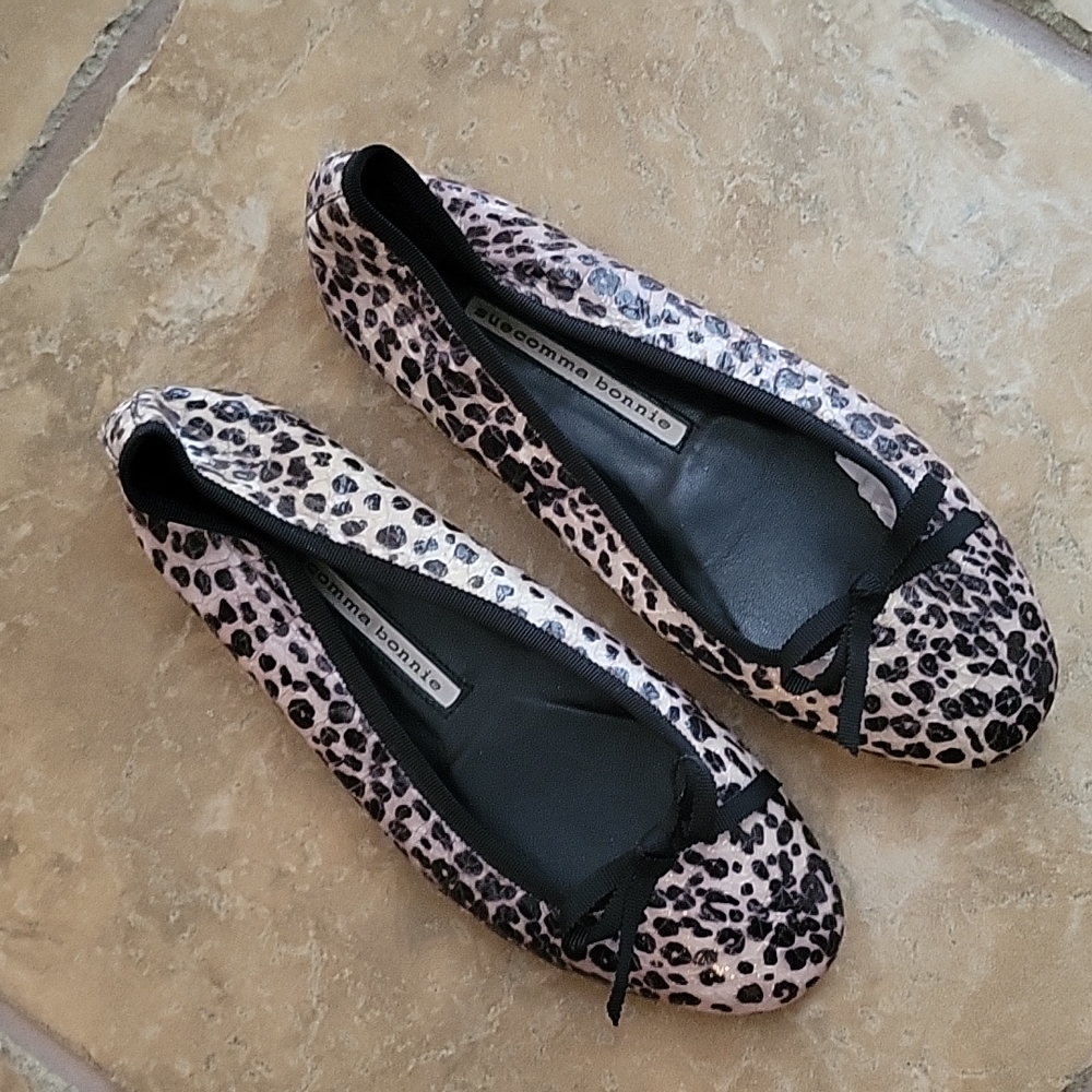 suecomma bonnie Ditressed Leooard Patent Leather Ballet Flat Size 37
